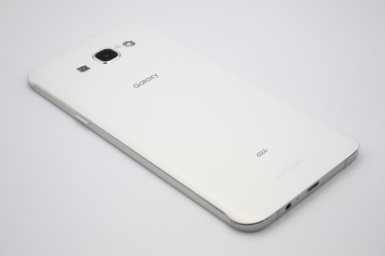 �������ò� Galaxy A8 SCV32 au SIM���å�����Ѥ� �ۥ磻�� B���