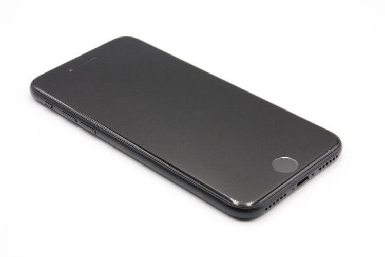 iPhoneSE ��3���� 64GB SIM�ե꡼ �ߥåɥʥ��� C���