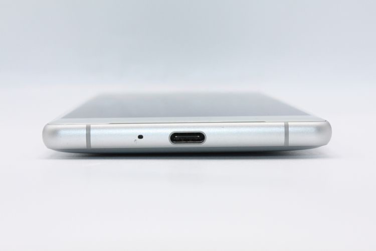 Xperia XZ2 SOV37 ����С� SIM���å�����Ѥ� B���