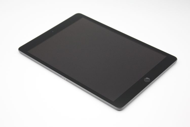 iPad ��7���� Wi-Fi+Cellular 32GB ���ڡ������쥤 B���