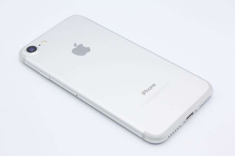 Хåƥ꡼ɹ(100%) iPhone7 32GB SIMåѤ С B