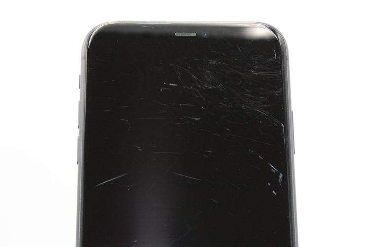 �������ò� iPhone11 64GB SIM���å�����Ѥ� �֥�å� C���