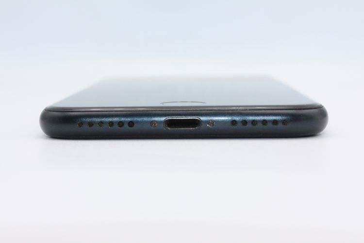 �Хåƥ꡼�����ɹ�(96%) iPhoneSE ��3���� 64GB �ߥåɥʥ��� C���