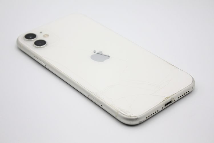 �������ò� iPhone11 64GB SIM���å�����Ѥ� �ۥ磻�� �������