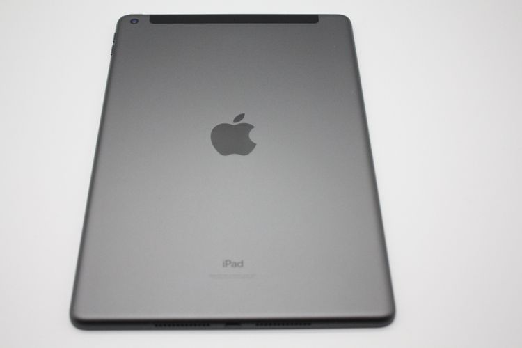 iPad ��9���� 64GB Wi-Fi + Cellular��ǥ� ���ڡ������쥤 B���