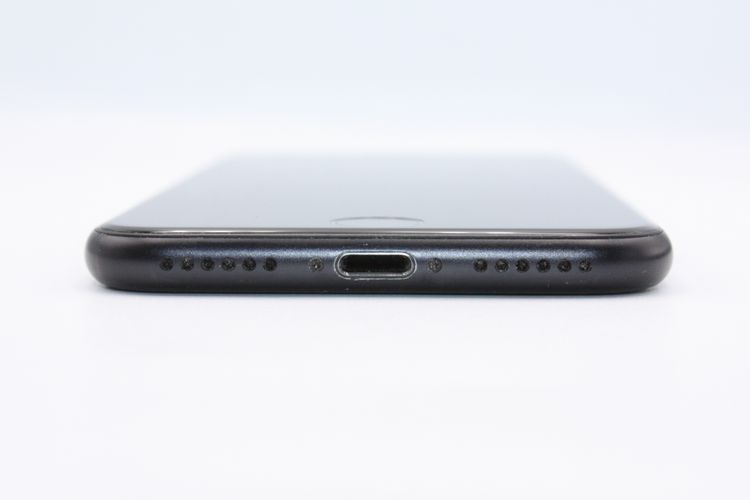�������ò� iPhoneSE ��2���� 64GB �֥�å� SIM���å�����Ѥ� C���