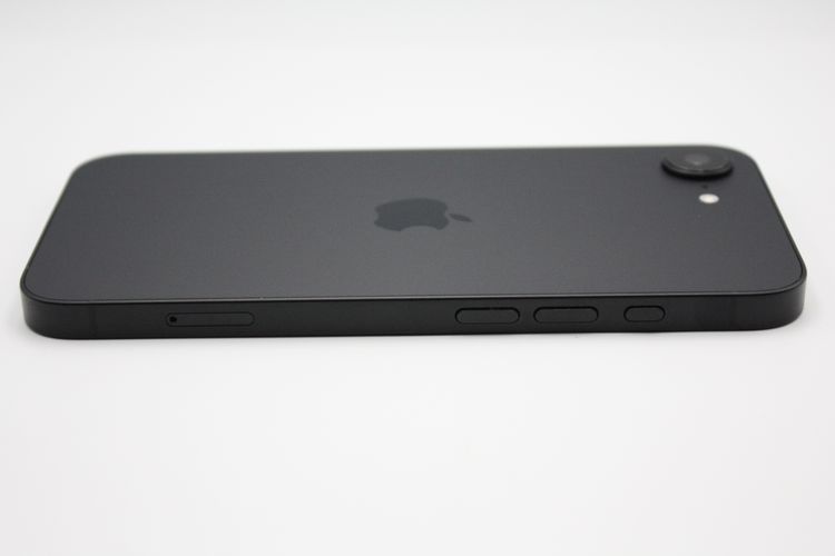 ����Ʊ���� �Хåƥ꡼�����ɹ�(98%) iPhone16e 128GB �֥�å�