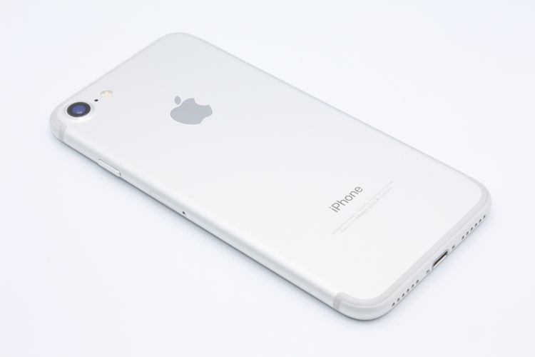 iPhone7 32GB SIMåѤ С A