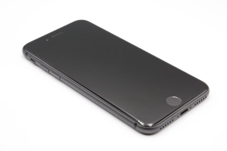 iPhone8 64GB SIM���å�����Ѥ� ���ڡ������쥤 C���