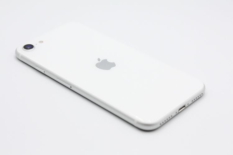 ���� iPhoneSE ��2���� 64GB �ۥ磻�� SIM���å�����Ѥ� A���