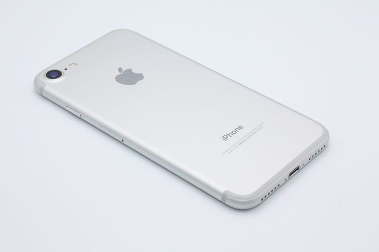 ���� �Хåƥ꡼�����ɹ�(96%) iPhone7 32GB SIM���å�����Ѥ� A���