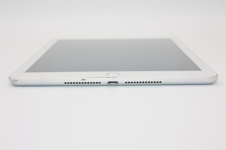 �������ò� iPad ��5���� Wi-Fi+Cellular��ǥ� 32GB SIM���å�����Ѥ�