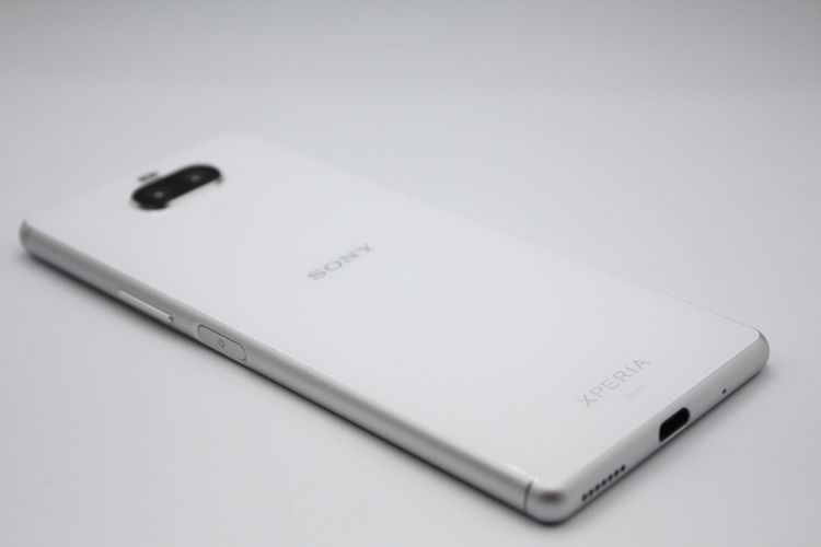Xperia8 SOV42 �ۥ磻�� SIM���å�����Ѥ� B���