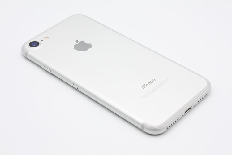 �Хåƥ꡼�����ɹ�(95%) iPhone7 32GB SIM���å�����Ѥ� ����С� B���