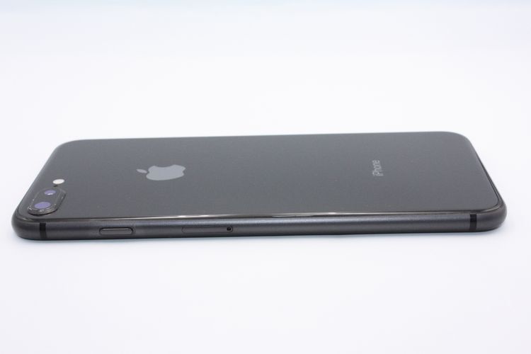 �Хåƥ꡼�����ɹ�(100%) iPhone8Plus 64GB SIM���å�����Ѥ�