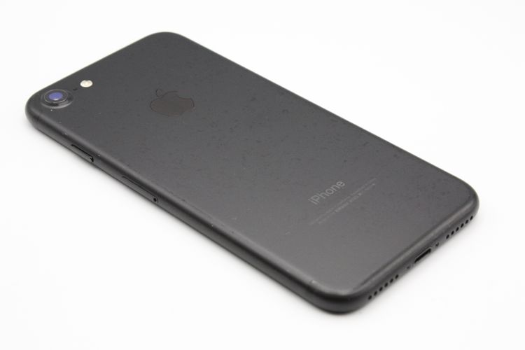 iPhone7 32GB SIM���å�����Ѥ� �֥�å� C���