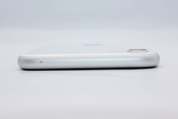 �������ò� iPhoneSE ��2���� 64GB �ۥ磻�� SIM���å�����Ѥ� B���