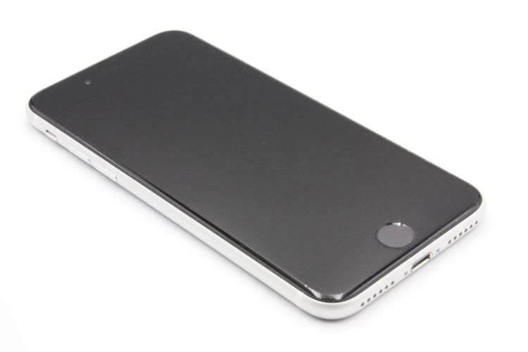 ���� iPhoneSE ��2���� 64GB �ۥ磻�� SIM���å�����Ѥ� A���