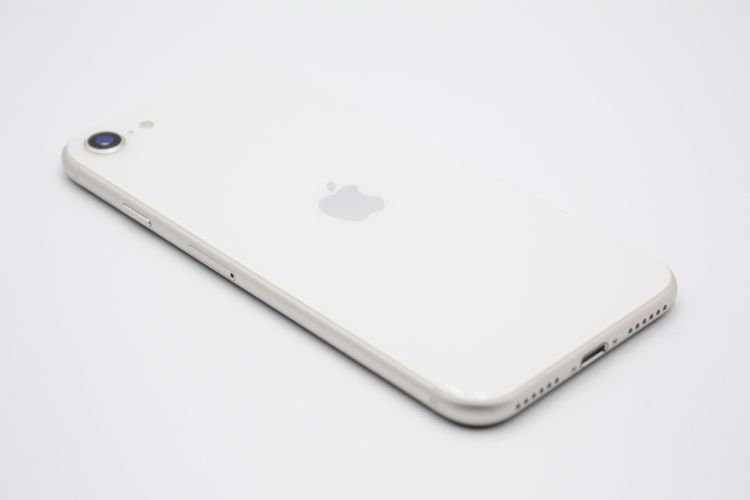 ���� �Хåƥ꡼�����ɹ�(100%) iPhoneSE ��3���� 64GB SIM�ե꡼  A���