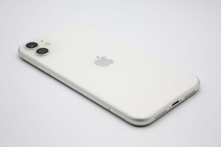 �������ò� iPhone11 64GB SIM���å�����Ѥ� �ۥ磻�� B���