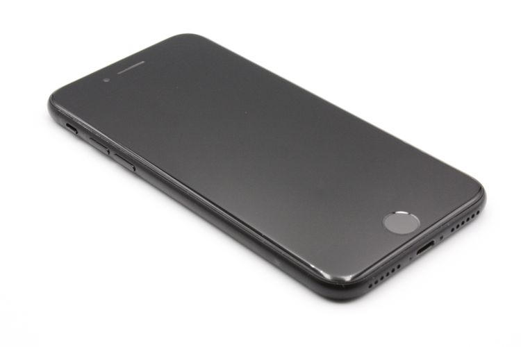 �������ò� iPhoneSE ��2���� 64GB �֥�å� SIM���å�����Ѥ� C���