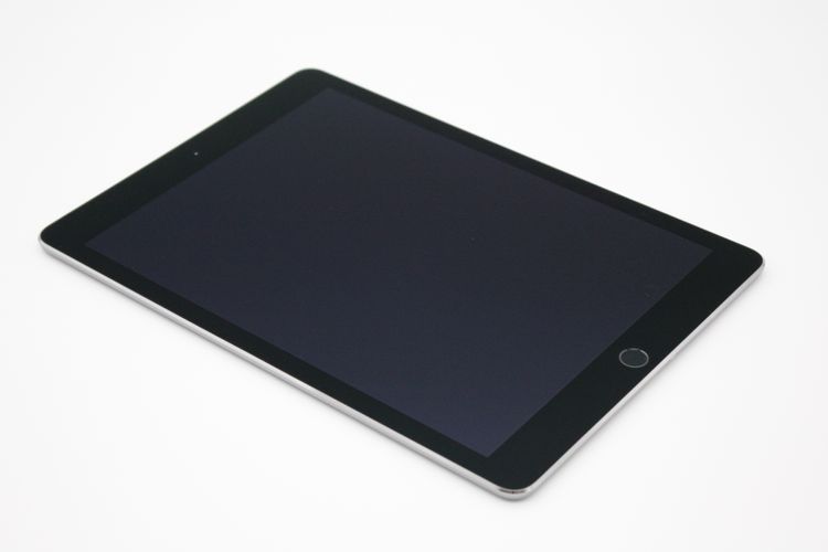 ���� iPad Air 2 Wi-Fi + Cellular 32GB au A���