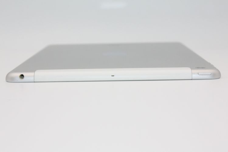 iPad Air ��1���� Wi-Fi+Cellular��ǥ� 16GB au ����С� B���