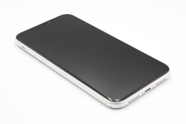 �������ò� iPhone11 64GB SIM���å�����Ѥ� �ۥ磻�� �������