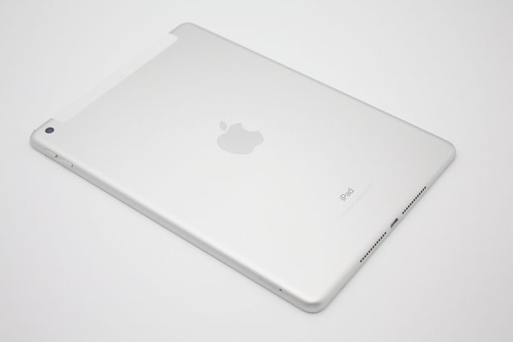 iPad��6���� 32GB Wi-Fi+Cellular��ǥ� Silver SIM�ե꡼ B���