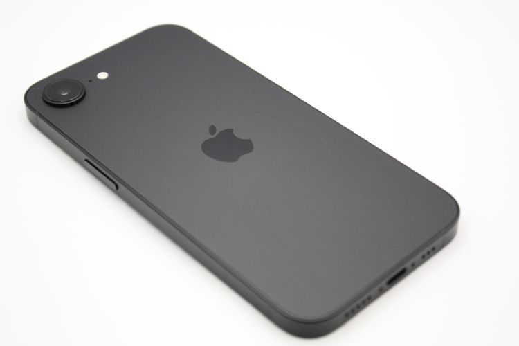 ����Ʊ���� �Хåƥ꡼�����ɹ�(98%) iPhone16e 128GB �֥�å�