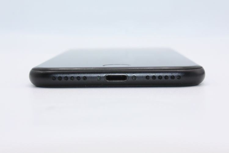 iPhoneSE ��2���� 64GB �֥�å� SIM���å�����Ѥ� B���