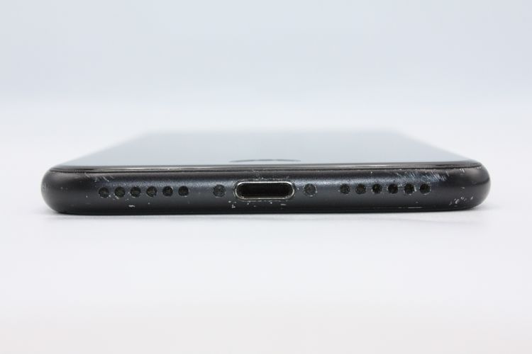 iPhone7 32GB SIM���å�����Ѥ� �֥�å� C���