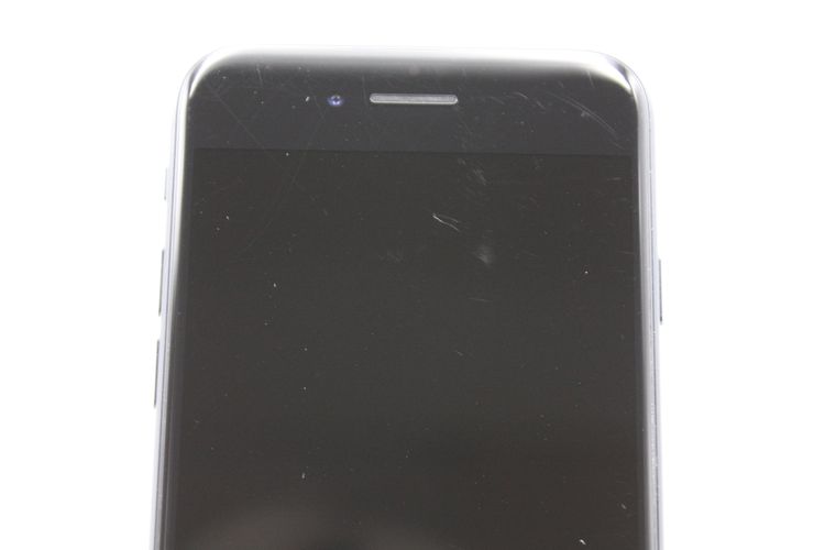 �Хåƥ꡼�����ɹ�(93%) iPhoneSE ��3���� 64GB �ߥåɥʥ��� C���