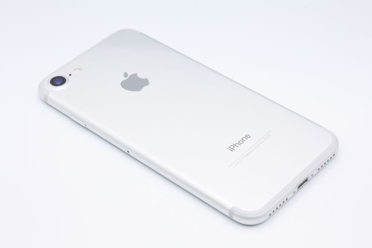 Хåƥ꡼ɹ(95%) iPhone7 32GB SIMåѤ С A