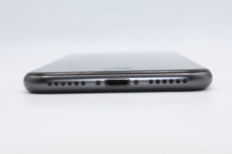 iPhone8 64GB SIM���å�����Ѥ� ���ڡ������쥤 C���