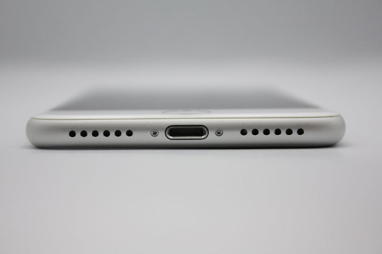 �Хåƥ꡼�����ɹ�(95%) iPhone7 32GB SIM���å�����Ѥ� ����С� B���