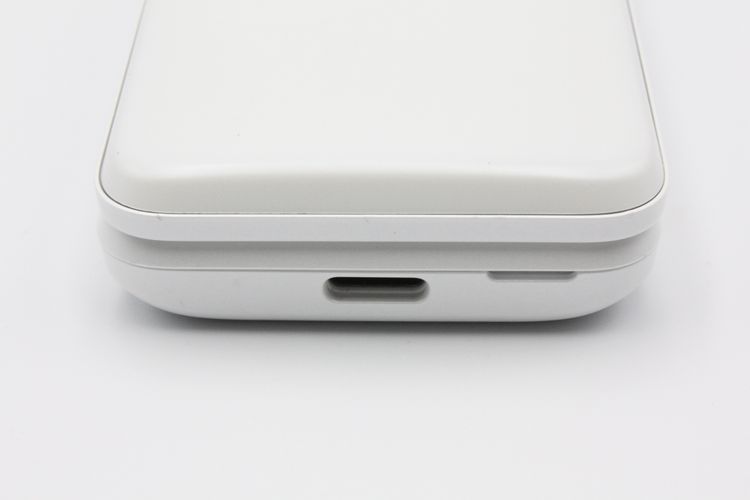 ���� GRATINA KYF42 �ۥ磻�� SIM���å�����Ѥ� A���