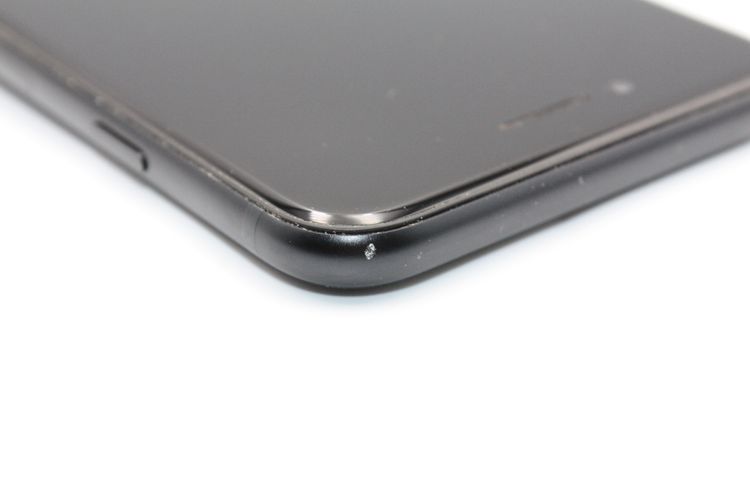 �������ò� iPhoneSE ��3���� 64GB SIM�ե꡼ �ߥåɥʥ���