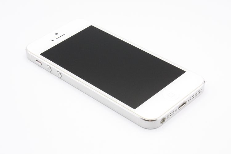 �������ò� iPhone5 16GB au �ۥ磻�ȡ�����С� B���