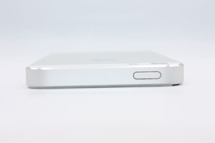 �������ò� iPhone5 16GB au �ۥ磻�ȡ�����С� C���
