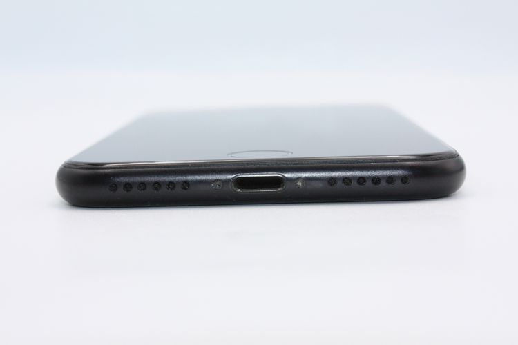 ���� iPhoneSE ��2���� 64GB �֥�å� SIM���å�����Ѥ� A���
