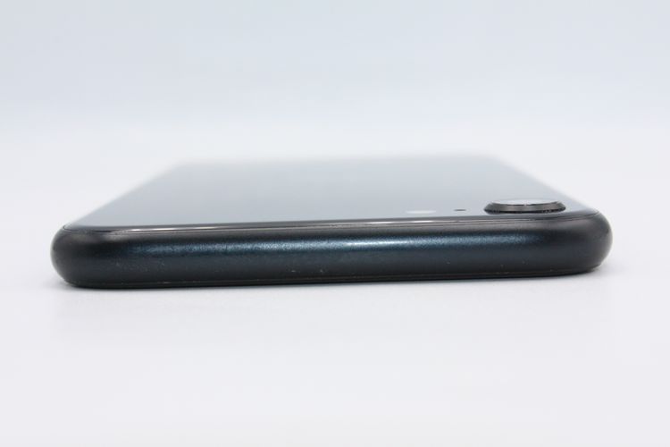 �Хåƥ꡼�����ɹ�(96%) iPhoneSE ��3���� 64GB �ߥåɥʥ��� C���