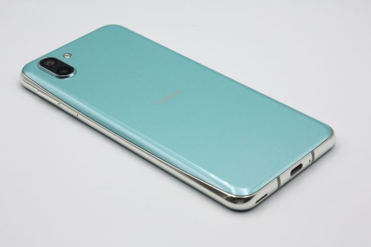 AQUOS R2 SHV42 �������ޥ�� SIM���å�����Ѥ� B���