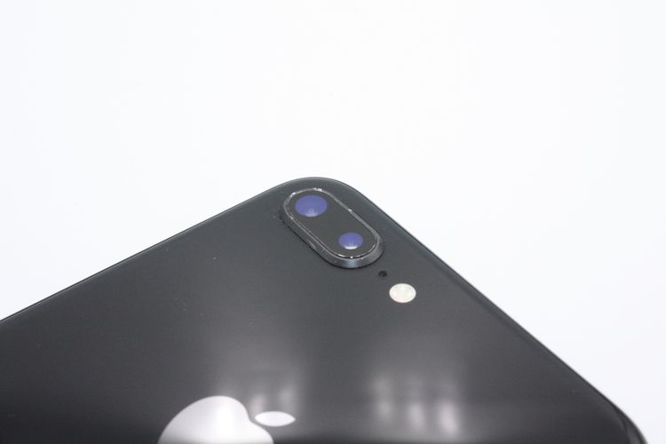 �Хåƥ꡼�����ɹ�(100%) iPhone8Plus 64GB SIM���å�����Ѥ�
