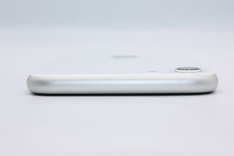 ���� iPhoneSE ��2���� 64GB �ۥ磻�� SIM���å�����Ѥ� A���