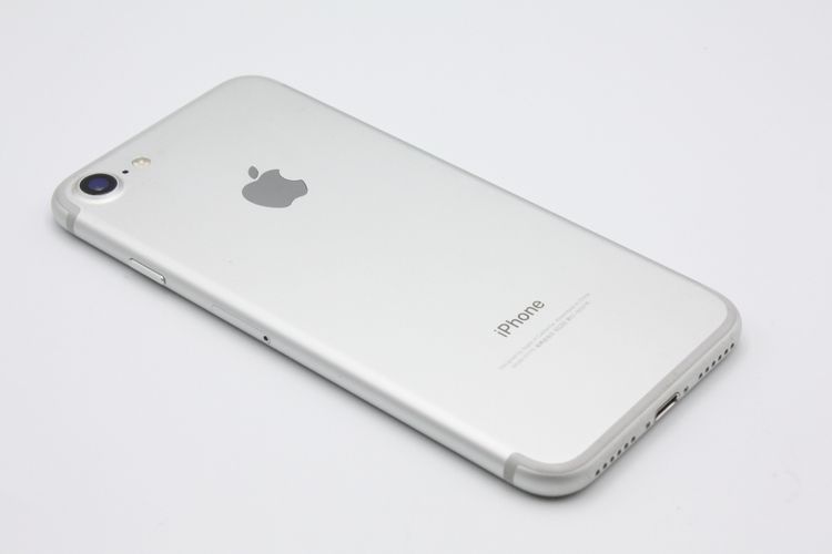 iPhone7 32GB SIM���å�����Ѥ� ����С� B���