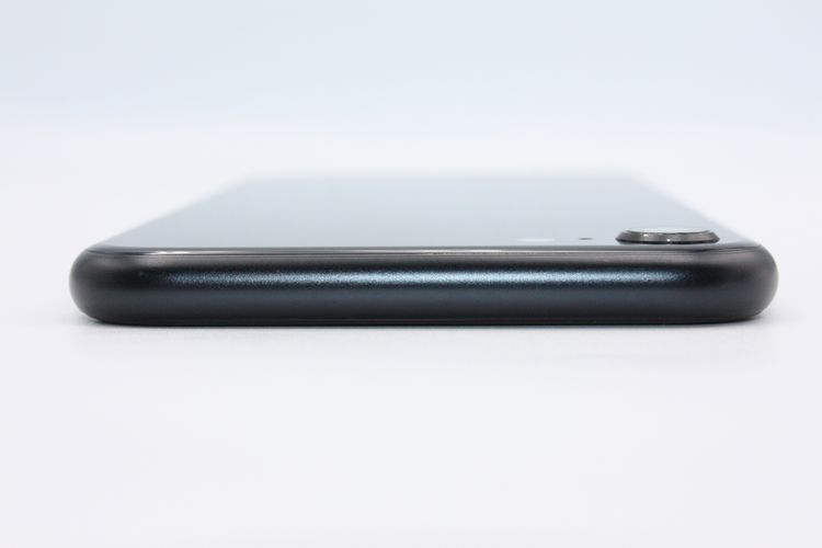 �Хåƥ꡼�����ɹ�(96%) iPhoneSE ��3���� 64GB �ߥåɥʥ��� C���