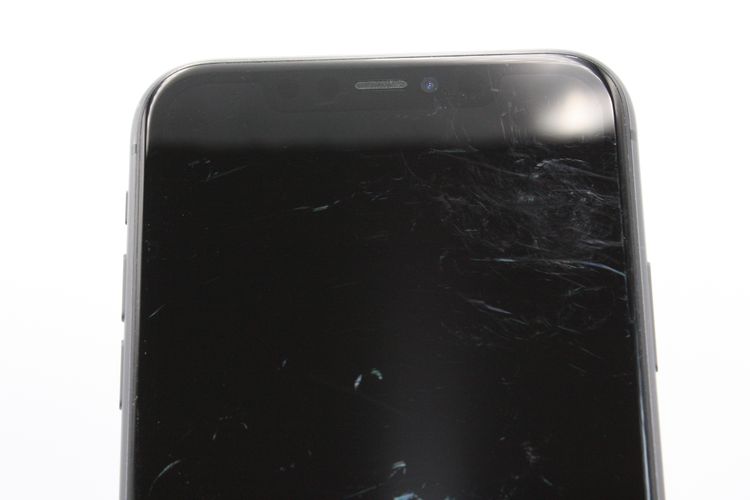 �������ò� iPhone11 64GB SIM���å�����Ѥ� �֥�å� C���