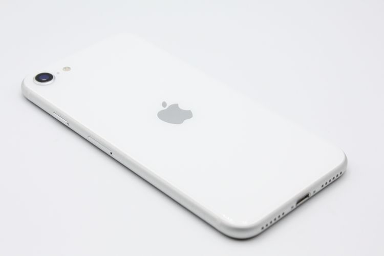 ���� �Хåƥ꡼�����ɹ�(96��) iPhoneSE ��2���� 64GB �ۥ磻�� A���