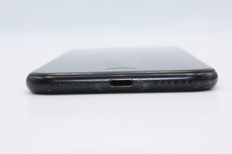 iPhoneSE ��2���� 64GB �֥�å� SIM���å�����Ѥ� C���